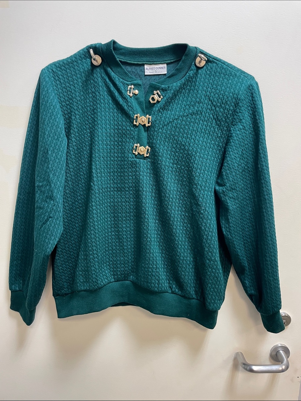 Alfred Dunner Teal Knit Pullover Sweater with Gold Hardware. Size L